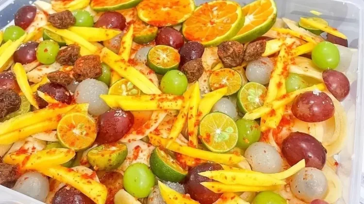 Asinan Kiamboy, Camilan Buah Segar yang Kian Populer