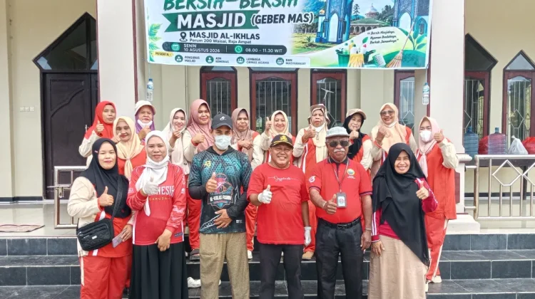 Gebermas di Raja Ampat, Kemenag Bersama DKM dan Majelis Taklim Bersih-Bersih Masjid