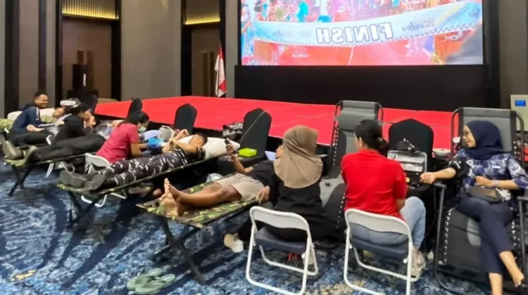 ASTON Sorong Gelar Donor Darah Tahunan, Berhasil Kumpulkan 74 Kantong Darah