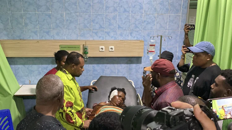 Wagub Ahmad Nausrau Kunjungi Tiga Korban Penembakan Kabupaten Maybrat