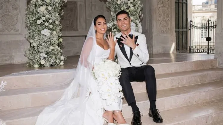 Bikin Netizen Penasaran,Cristiano Ronaldo Gelar Pernikahan Super Privat