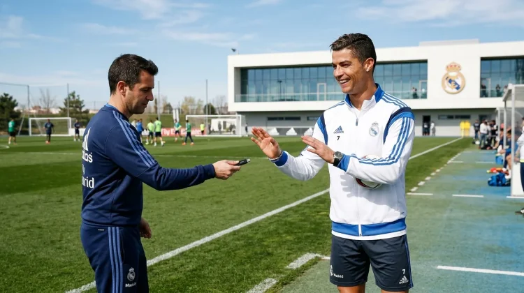 Fun Fact: Benitez Ajari Ronaldo Cetak Gol, Balasannya Bikin Lucu!
