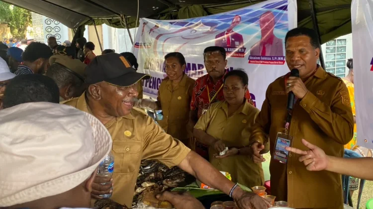 Upacara HUT RI di Reklamasi, Pemprov PBD Warga Disuguhi 2,5 Ton Ikan dan Pangan Lokal