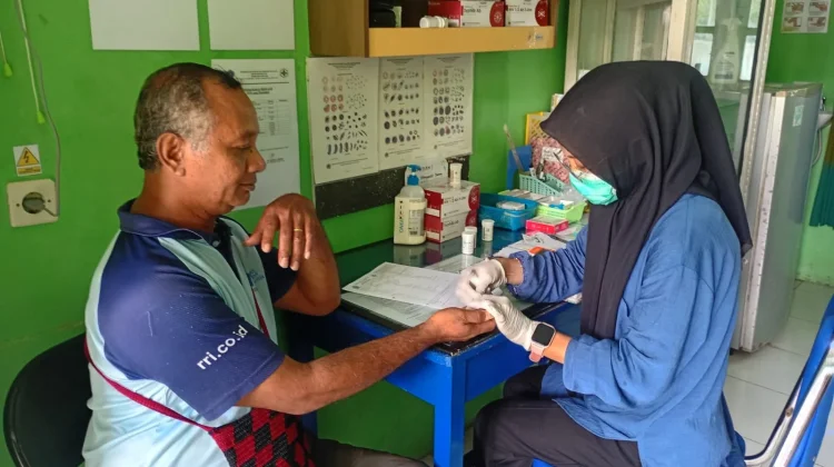 Pemeriksaan Kesehatan RRI Sorong dan SP Teminabuan Jaga Kinerja