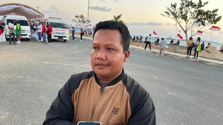 Bukan dari Layar, Warga Sorong Terharu Saksikan Langsung Upacara HUT RI d Reklamasi