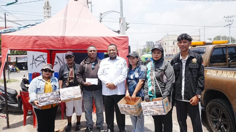 Peduli Korban Bencana NTT, Wagub PBD Titip Bantuan Lewat Warga Penggalang Dana