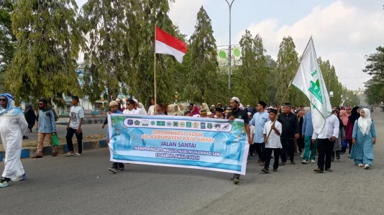 Ratusan Umat Muslim Raja Ampat Ikuti Jalan Santai Peringati Maulid Nabi Muhammad