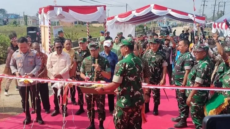 Permudah Akses Warga, Pangdam XVIII/Kasuari Resmikan Jembatan Garuda Merah Putih