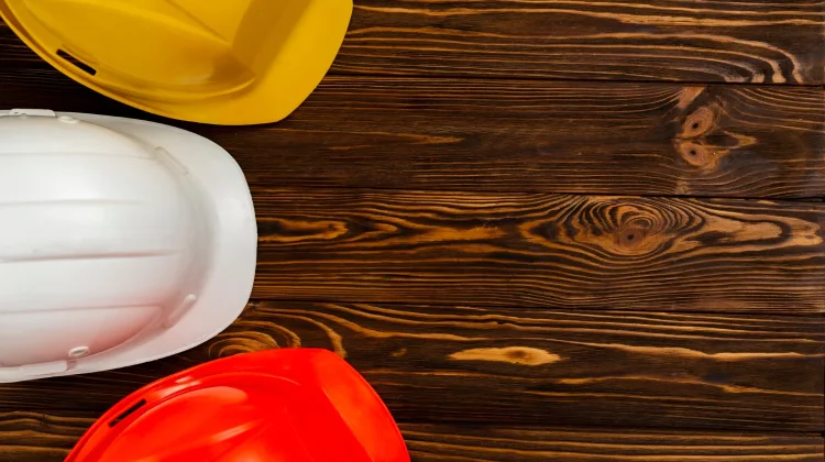 Kenali Arti Lima Warna Helm Safety Proyek