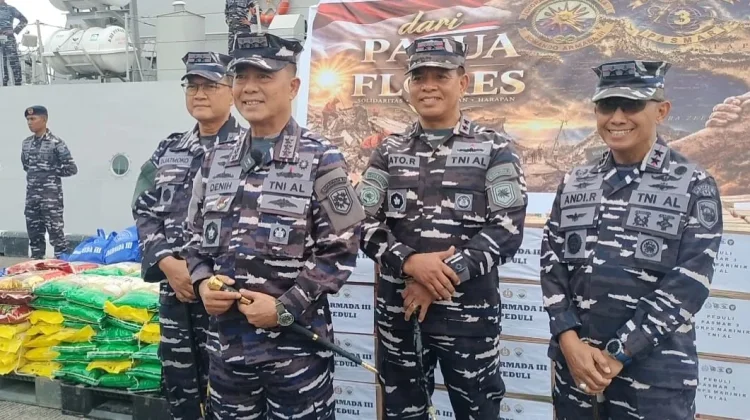Peduli NTT, TNI AL Distribusikan 10 Ton Bantuan Kemanusiaan Melalui Koarmada III