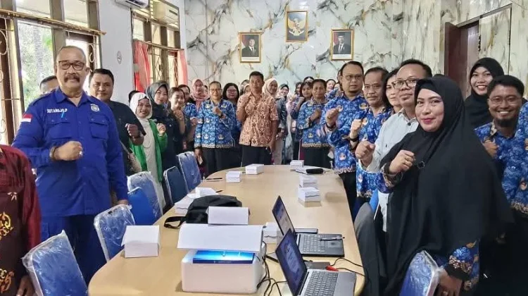 Pemkab Sorong Libatkan Masyarakat Susun Standar Pelayanan Perindagkop UKM
