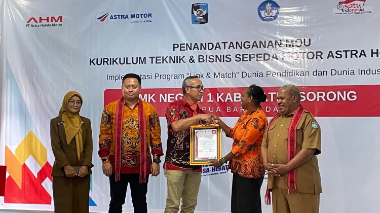 AHM Gandeng SMKN 1 Kabupaten Sorong Perkuat Pendidikan Vokasi Teknik Sepeda Motor