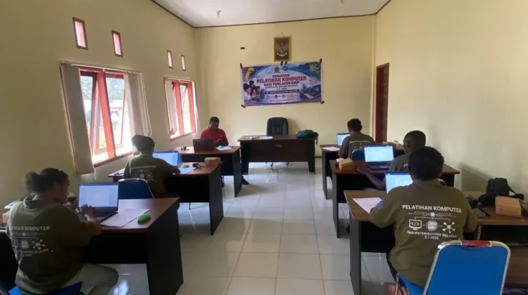 Tingkatkan Keterampilan OAP, Disnakertrans Sorsel Gelar Pelatihan Komputer