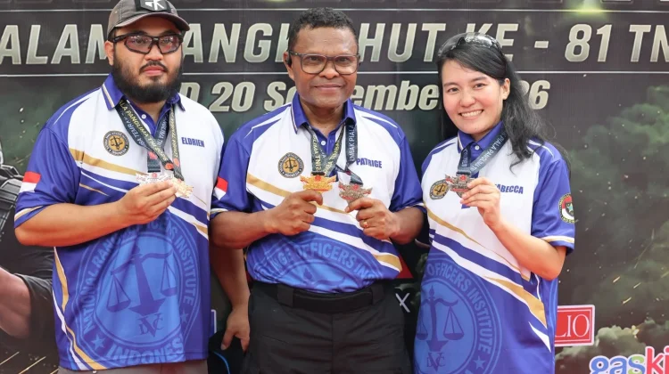 Banggakan Pulau Doom, Rabecaa Theresia Raih Medali Lomba Tembak Piala Panglima TNI