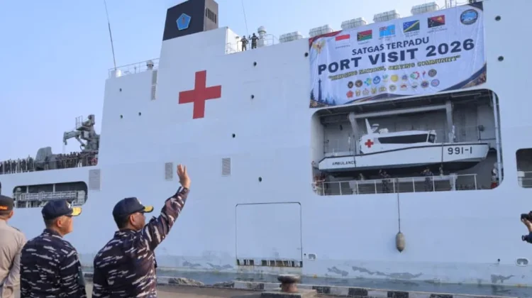 Komandan Kodaeral XIV Sorong Hadiri Pelepasan Satgas Terpadu Port Visit 2026