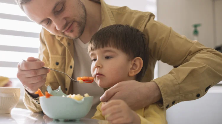 Anak Sering Susah Makan? Bisa Jadi Cara Memberinya Selama Ini Keliru