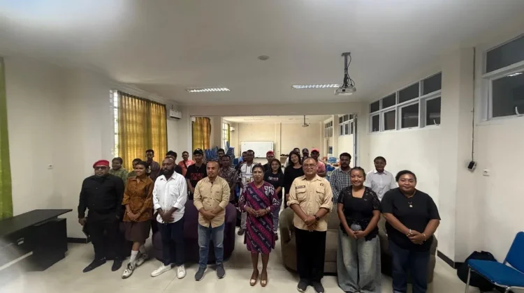 Pelatihan Jurnalis Merah Putih, Ketua Poksus DPRP PBD: Pena Harus Jadi Tifa Persatua