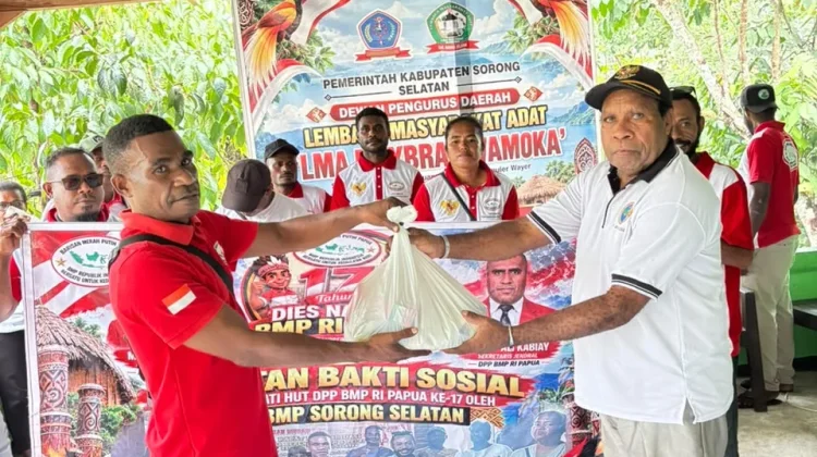 Peringati HUT ke-17 Tahun, DPC BMP Sorong Selatan Bagikan Sembako - RRI ...