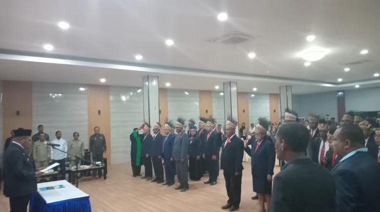 Bupati Raja Ampat Lantik 35 Pejabat Eselon II