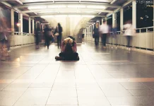 Agoraphobia Ketakutan Berada di Tempat Umum yang Sering Disalahpahami