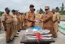 Bupati Petronela Krenak Serahkan Sarana Transportasi Operasional Puske