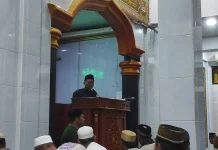 Suasana Salat Tarawih Pertama di Masjid Darussalam Sorong