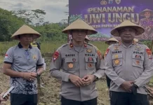 Polda Papua Barat Daya Tanam 500 Tunas Uwi Ungu Dukung Ketahanan Pangan Lokal