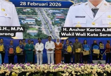 Pegawai RSUD Sele Be Solu Terima Penghargaan pada HUT Kota Sorong
