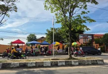 Pedagang Takjil Menuai Rezeki pada Bulan Suci Ramadan