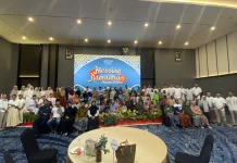 Aston Sorong Buka Puasa bersama Lansia dan Santri