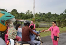 Bhayangkari Cabang Sorong Selatan Berbagi 100 Paket Takjil