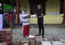 Prajurit TD Bintara Denmako Pasmar 3 Sambangi Yayasan Emeyodere Sorong