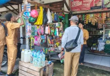 Dinas Perindagkop Sorong Selatan Tertibkan Harga Eceran Minyak Tanah