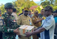 Pemda Maybrat Salurkan Bantuan untuk Warga Kampung Sori