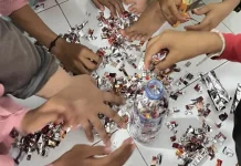 Edukasi Sampah sejak Dini, Anak-anak Sorong Diajari Buat Ecobrick
