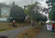 Protes Penahanan 3 Tersangka Dugaan Korupsi, Kantor Bupati Sorong Dipalang