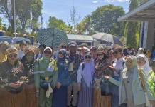 Gubernur Elisa: Karnaval 1000 Profesi Tegaskan Peran Perempuan dalam Pembangunan