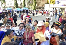Rezeki Hari Kartini, Mama Enderika Bawa Motor Listrik dari Karnaval 1000 Profesi