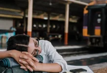 Social Battery Drop: saat Energi Habis karena Bersosialisasi