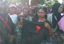 Veronica Bahagia Dapat Baju Kaos Wapres Gibran