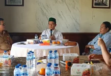 Reses ke Daerah, Senator Hartono Temui Tenaga Perawat di Sorong