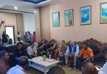 Bupati Raja Ampat Temui Ojek dan Sopir Pegunjuk Rasa, Bahas Solusi Soal Maxim