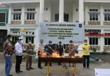 Kejari Sorong Musnahkan Barang Bukti Periode Januari hingga April 2026