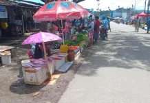 Sepi Pembeli, Puluhan Pedagang di Raja Ampat Kembali Berjualan di Pasar Lama