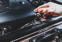 Sebagian Pemilik Mobil Masih Gunakan Air AC untuk Radiator