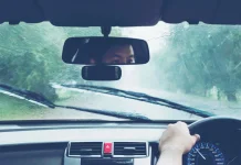 Jangan Asal Isi Air Wiper Mobil Anda