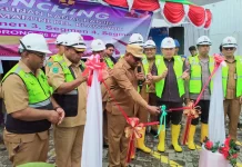 Wali Kota Sorong Launching Pembangunan Kanal Banjir di Kawasan Sungai Maruni