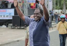 Bupati Johny Kamuru Minta Fans Sepak Bola Jaga Kamtibmas Selama Piala Dunia