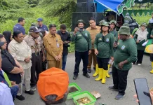 Tak Hanya Tanam Pohon, DLH PBD Edukasi Pengolahan Sampah dengan Maggot