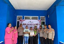 Polres Sorsel Anjangsana ke Purnawirawan dan Warakawuri hingga Panti Asuhan